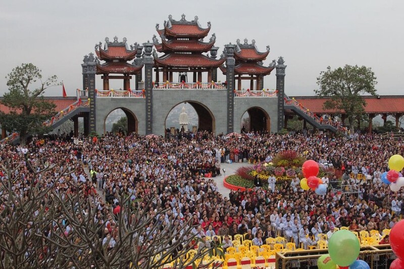 Lễ hội khai xuân Chùa Ba Vàng